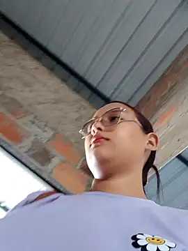Snapshot of young_dairy01 chatting on October 4, 12:14 pm young dairy01 online show from October 4, 12:14 pm