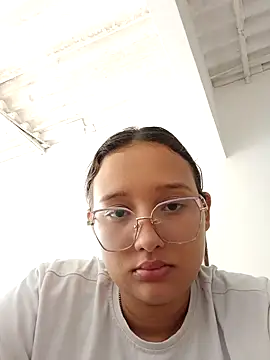 Snapshot of young_dairy01 chatting on October 7, 12:35 pm young dairy01 online show from October 7, 12:35 pm