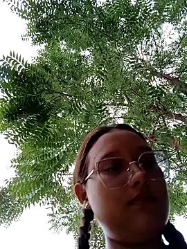 Snapshot of young_dairy01 chatting on October 16, 12:06 pm young dairy01 online show from October 16, 12:06 pm