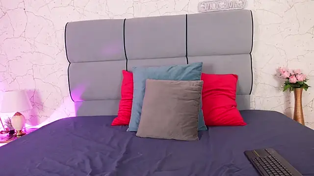 AngieBrookk online show from January 16, 8:40 am