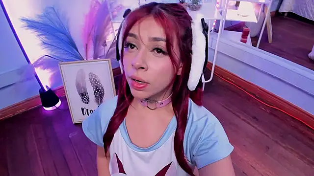 KathiaSaenz  online show from December 4, 4:11 am