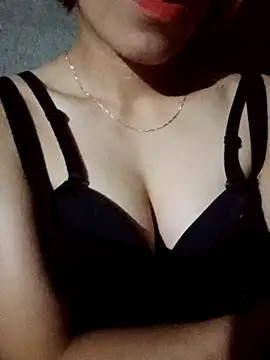 Snapshot of nhinhi-sexy chatting on October 10, 9:58 pm nhinhi-sexy online show from October 10, 9:58 pm