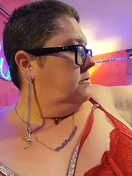 violentviolet68 online show from May 25, 7:31 pm