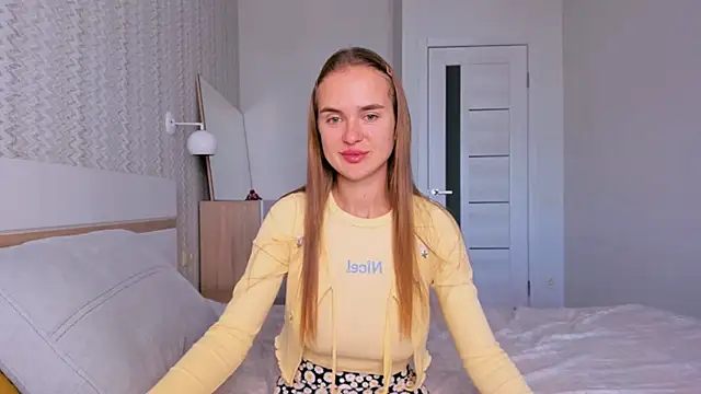 LilMary  online show from October 14, 6:03 am