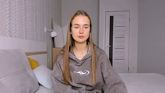 LilMary  online show from November 12, 7:09 am