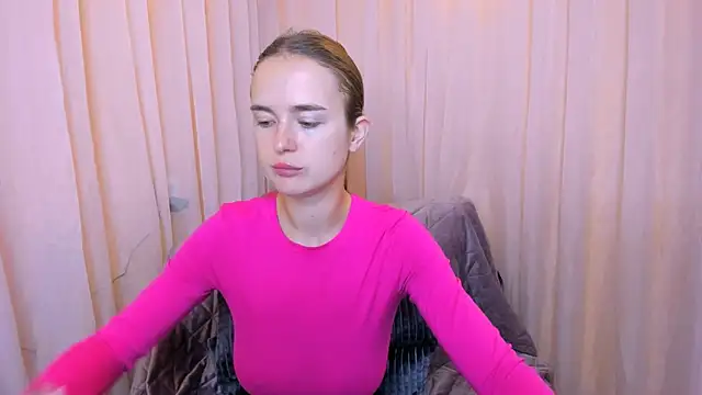 LilMary  online show from November 21, 6:45 am