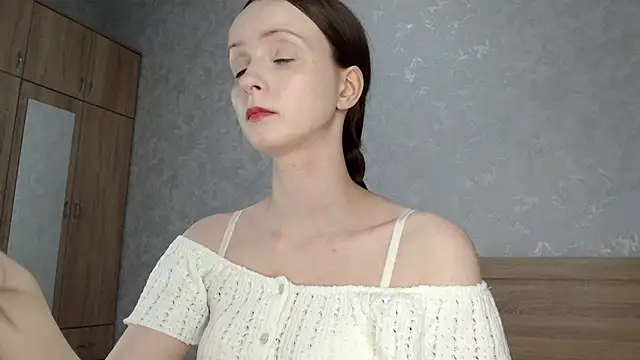 Snapshot of Yourplayfulspark chatting on October 25, 6:13 pm Yourplayfulspark online show from October 25, 6:13 pm