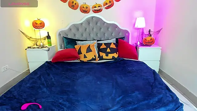 CamillaDreamer online show from October 28, 4:20 pm