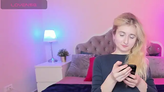 CamillaDreamer online show from November 27, 4:42 pm