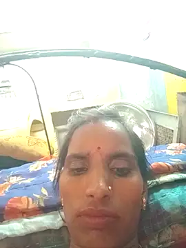 Snapshot of Munni_ji chatting on October 6, 5:49 am Munni ji online show from October 6, 5:49 am