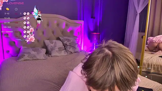 Lilly Stark online show from October 4, 6:44 am