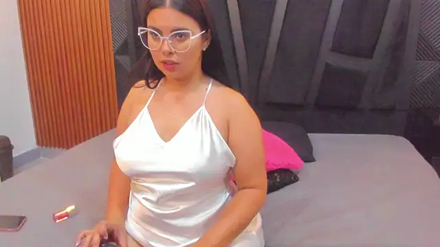 Snapshot of Valka_Ross chatting on December 15, 11:31 pm Valka Ross online show from December 15, 11:31 pm