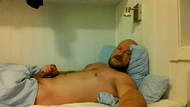 Snapshot of Real_viking chatting on November 2, 6:38 am Real viking online show from November 2, 6:38 am