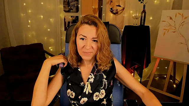 Snapshot of DonnaSmitth chatting on October 12, 10:03 am DonnaSmitth online show from October 12, 10:03 am