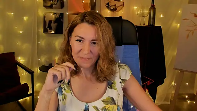 Snapshot of DonnaSmitth chatting on October 13, 3:45 pm DonnaSmitth online show from October 13, 3:45 pm