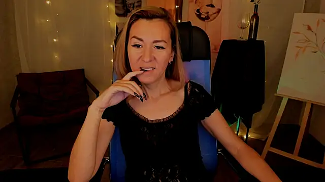 Snapshot of DonnaSmitth chatting on November 3, 9:32 am DonnaSmitth online show from November 3, 9:32 am