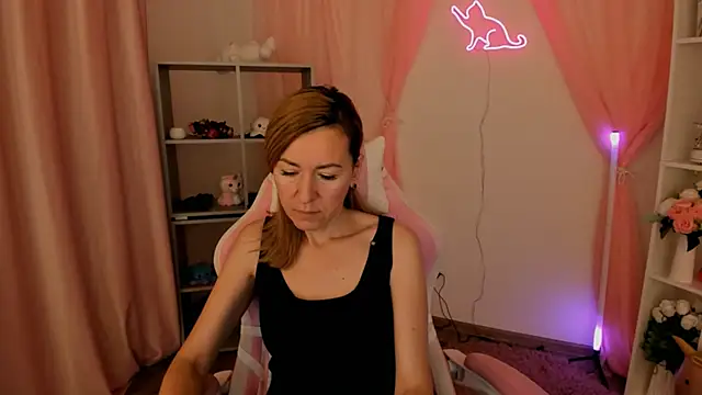 Snapshot of DonnaSmitth chatting on December 2, 11:48 am DonnaSmitth online show from December 2, 11:48 am