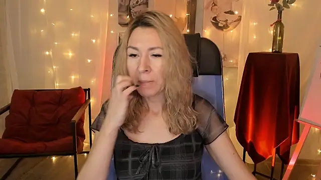 Snapshot of DonnaSmitth chatting on February 5, 6:45 pm DonnaSmitth online show from February 5, 6:45 pm