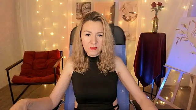 Snapshot of DonnaSmitth chatting on February 6, 6:55 pm DonnaSmitth online show from February 6, 6:55 pm