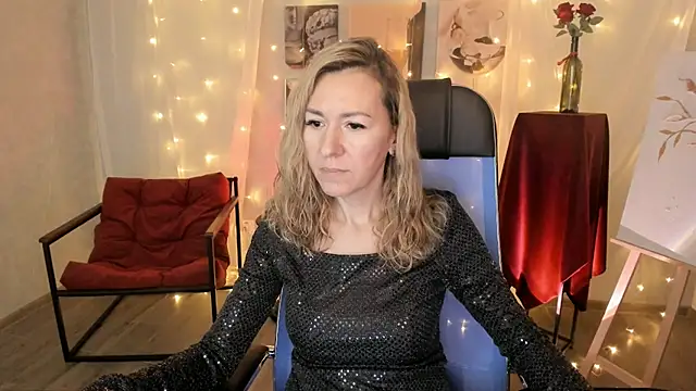 Snapshot of DonnaSmitth chatting on February 13, 6:59 pm DonnaSmitth online show from February 13, 6:59 pm