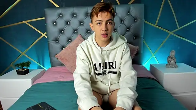 Lian Miller1  online show from October 20, 12:27 pm