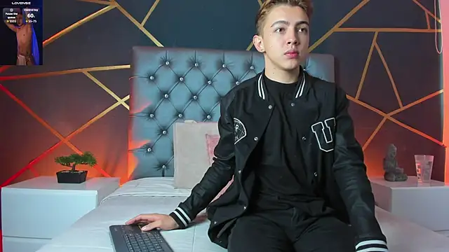 Lian Miller1  online show from October 28, 12:30 pm