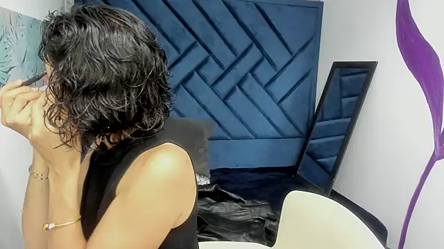 Snapshot of Valery_More__ chatting on October 12, 3:33 pm Valery More online show from October 12, 3:33 pm