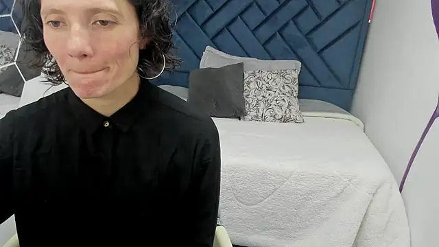 Snapshot of Valery_More__ chatting on November 25, 12:27 pm Valery More online show from November 25, 12:27 pm