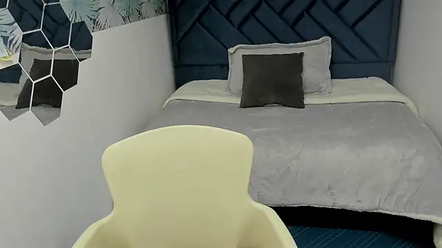 Snapshot of Valery_More__ chatting on November 29, 12:19 pm Valery More online show from November 29, 12:19 pm