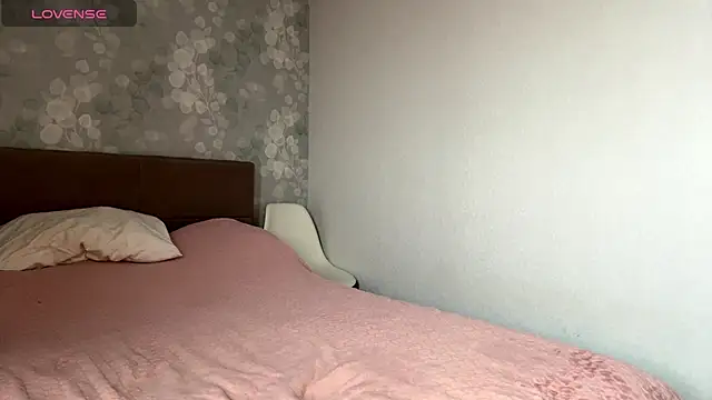 MIA SHADE online show from February 26, 8:24 am