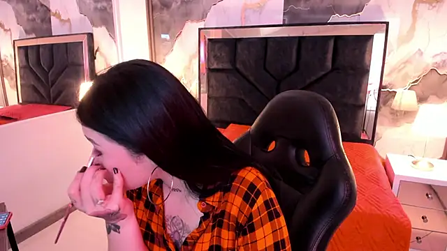 SusanVilla online show from November 19, 7:36 pm