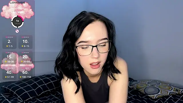 Snapshot of KayaNorth chatting on October 5, 8:07 pm KayaNorth online show from October 5, 8:07 pm