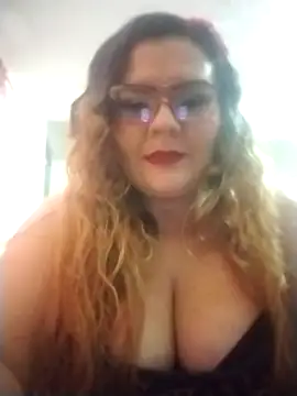 Snapshot of coral_marley chatting on October 15, 3:28 am coral marley online show from October 15, 3:28 am