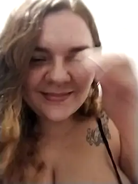 Snapshot of coral_marley chatting on November 3, 7:31 am coral marley online show from November 3, 7:31 am