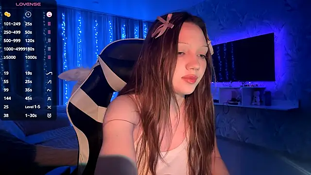 EmiIyKitty online show from November 28, 6:54 pm