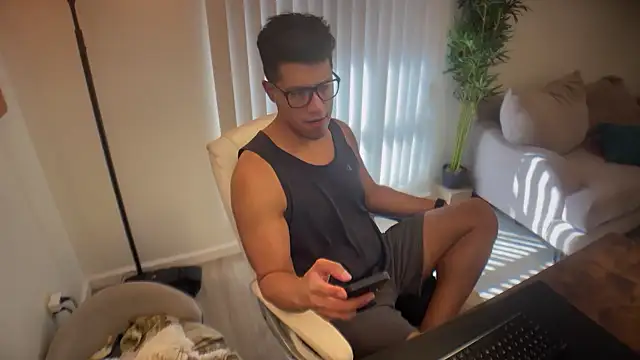 Snapshot of austinfxxx chatting on October 17, 9:50 pm austinfxxx online show from October 17, 9:50 pm
