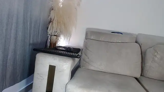 Adrew fox online show from October 15, 1:22 pm