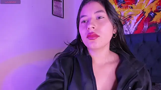 Snapshot of violet_blaze chatting on December 1, 11:15 am violet blaze online show from December 1, 11:15 am