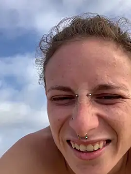 GoldenPussy1329 online show from October 14, 3:35 pm