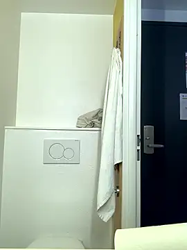 GoldenPussy1329 online show from January 10, 10:39 am