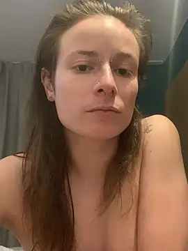 GoldenPussy1329 online show from April 20, 11:50 pm