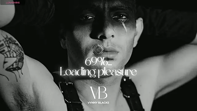 VynnyBlacke  online show from October 24, 8:38 pm