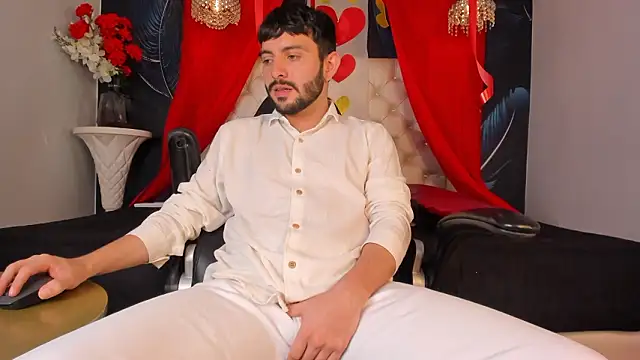 VynnyBlacke  online show from February 15, 5:04 am