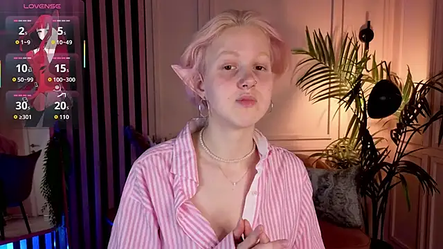 luna son online show from November 5, 9:59 pm