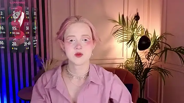 luna son online show from November 13, 9:14 pm