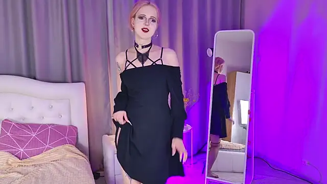 luna son online show from November 15, 9:11 pm