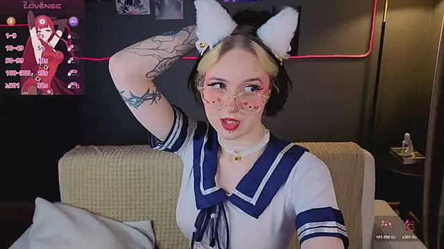 luna son online show from February 28, 11:06 pm