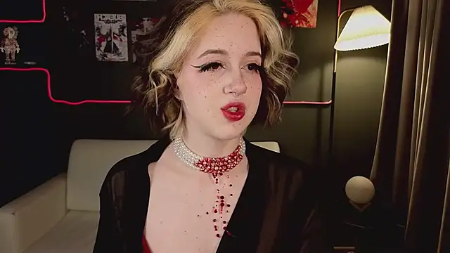 luna son online show from April 21, 9:39 pm