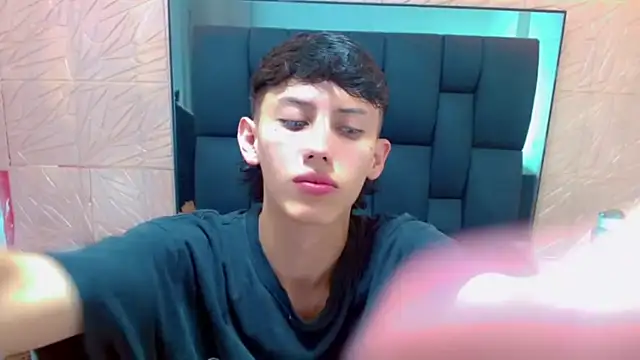 Snapshot of thaigo_twink38 chatting on November 11, 4:12 am thaigo twink38 online show from November 11, 4:12 am