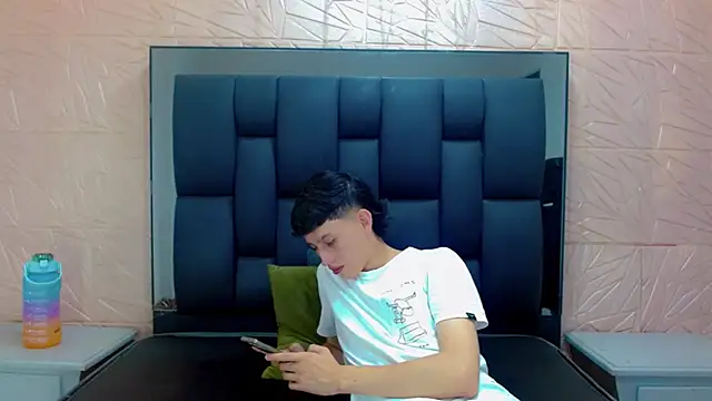 Snapshot of thaigo_twink38 chatting on November 23, 11:59 pm thaigo twink38 online show from November 23, 11:59 pm